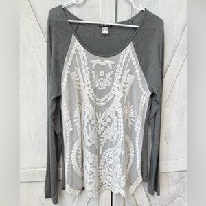 Venus Lace Overlay Top Women’s Medium Gray & White